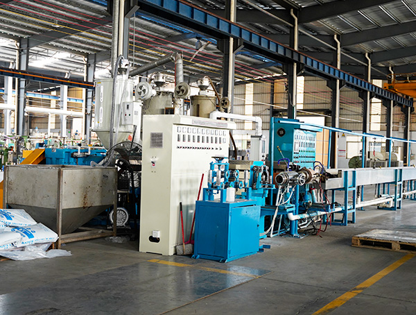 粤佳信生产车间