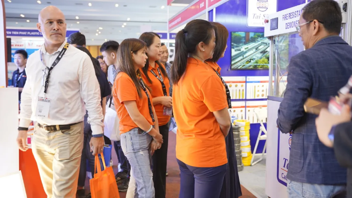 线缆源头生产厂家粤佳信公司震撼亮相印尼展，火爆程度超乎想象